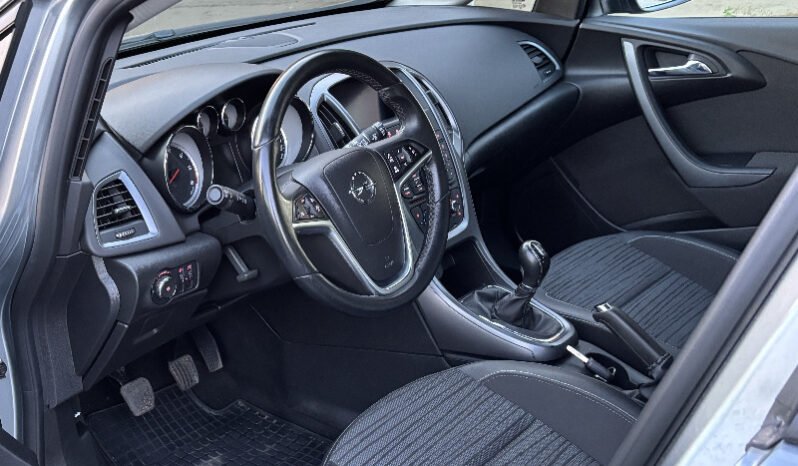 
								Opel ASTRA 2015 full									