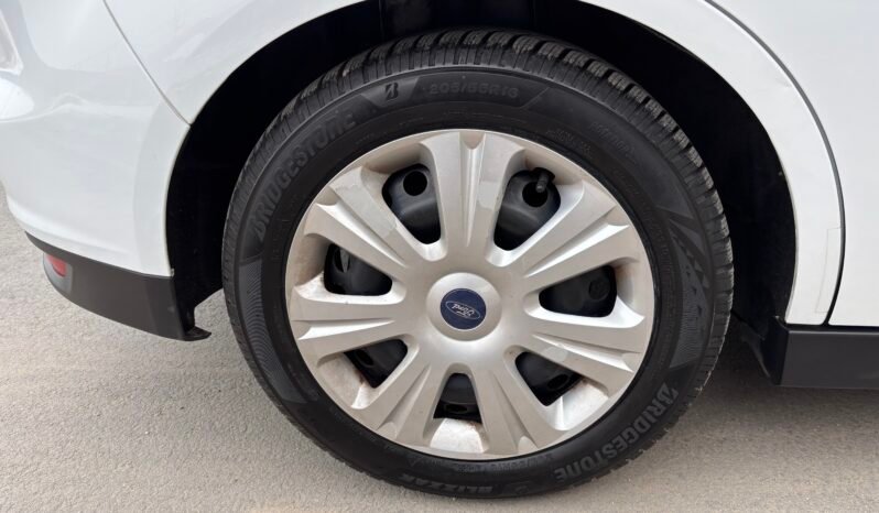 
								Ford C-Max 2015 full									