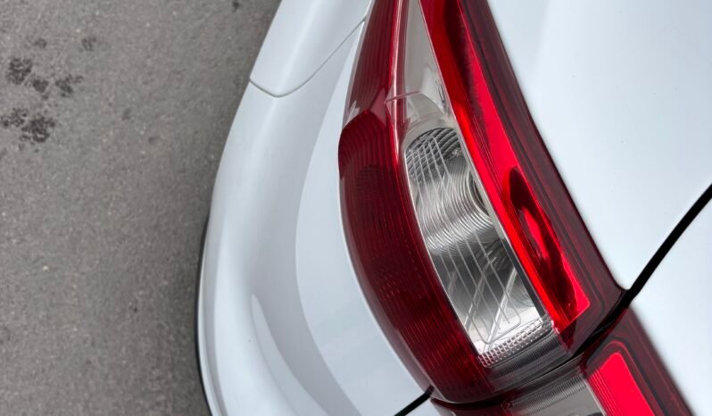 
								Ford C-Max 2015 full									