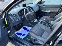 
										VOLVO V50 2.0D Momentum 2005 full									