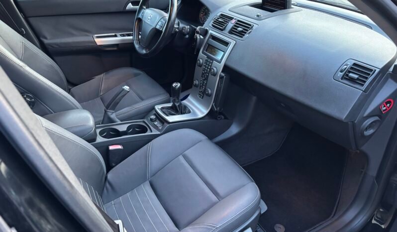 
								VOLVO V50 2.0D Momentum 2005 full									