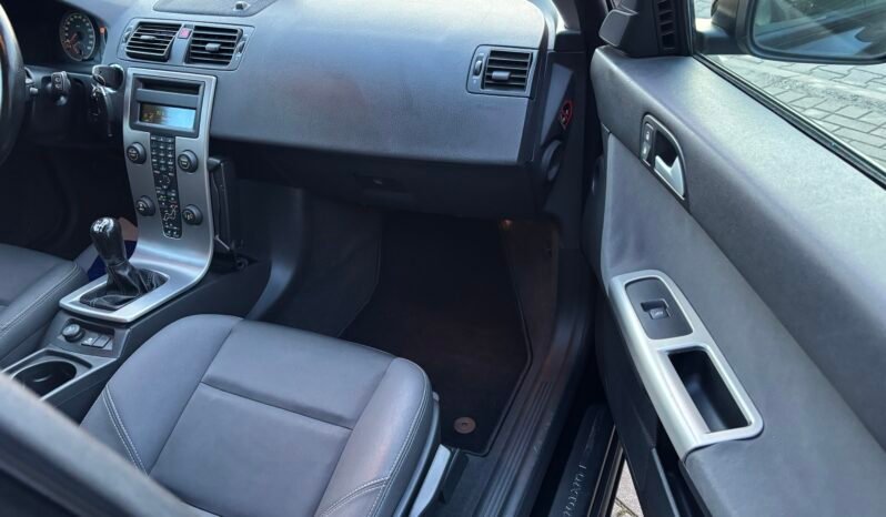 
								VOLVO V50 2.0D Momentum 2005 full									