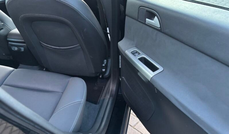 
								VOLVO V50 2.0D Momentum 2005 full									