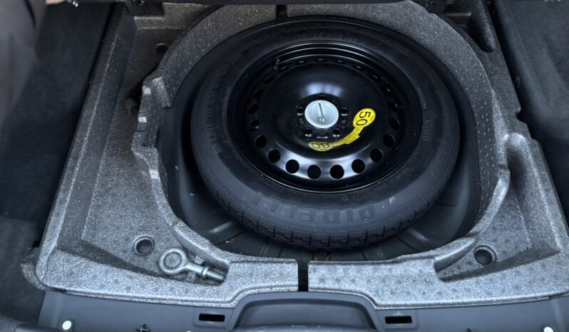 
								VOLVO V50 2.0D Momentum 2005 full									