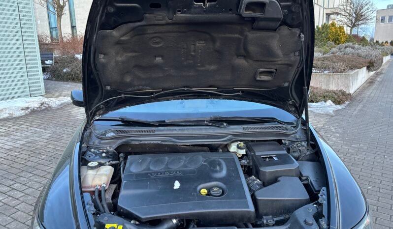 
								VOLVO V50 2.0D Momentum 2005 full									