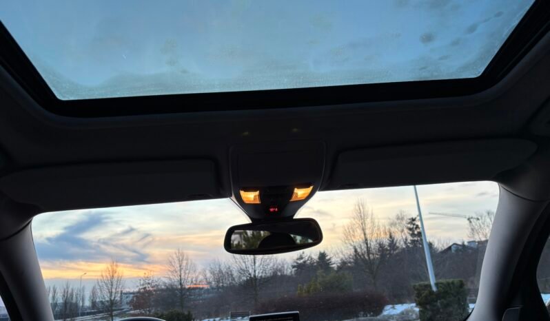 
								VOLVO V50 2.0D Momentum 2005 full									