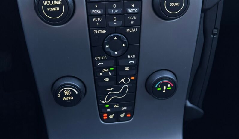 
								VOLVO V50 2.0D Momentum 2005 full									