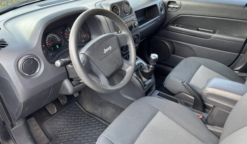 
								Jeep Patriot 2010 full									