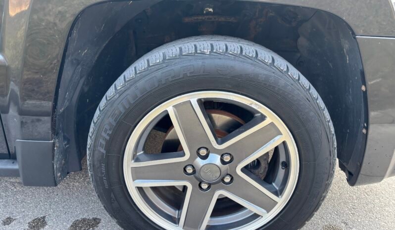 
								Jeep Patriot 2010 full									