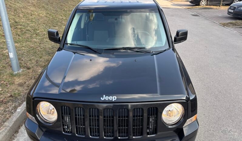 
								Jeep Patriot 2010 full									