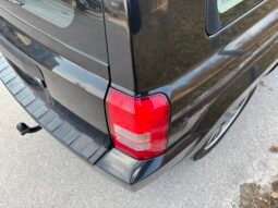 
										Jeep Patriot 2010 full									