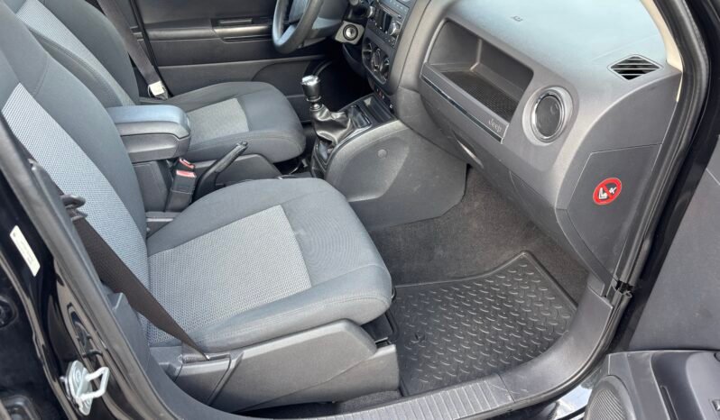 
								Jeep Patriot 2010 full									