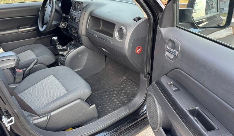 
								Jeep Patriot 2010 full									
