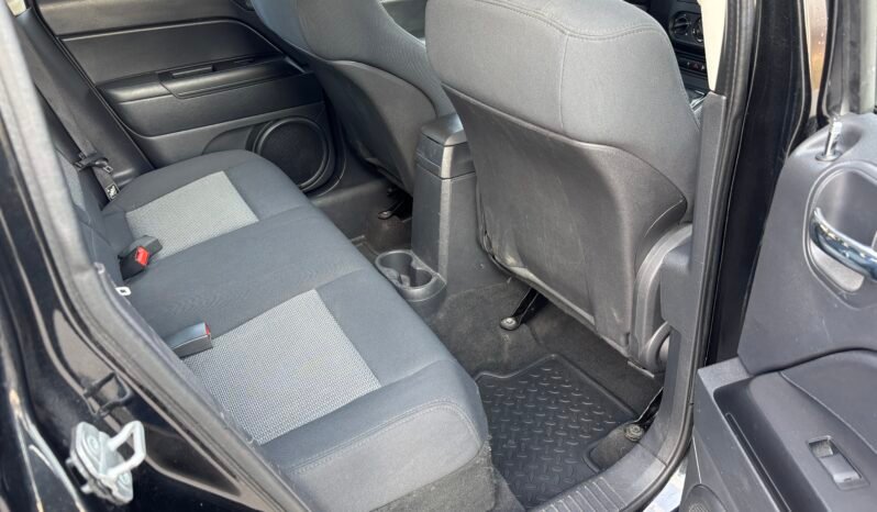 
								Jeep Patriot 2010 full									