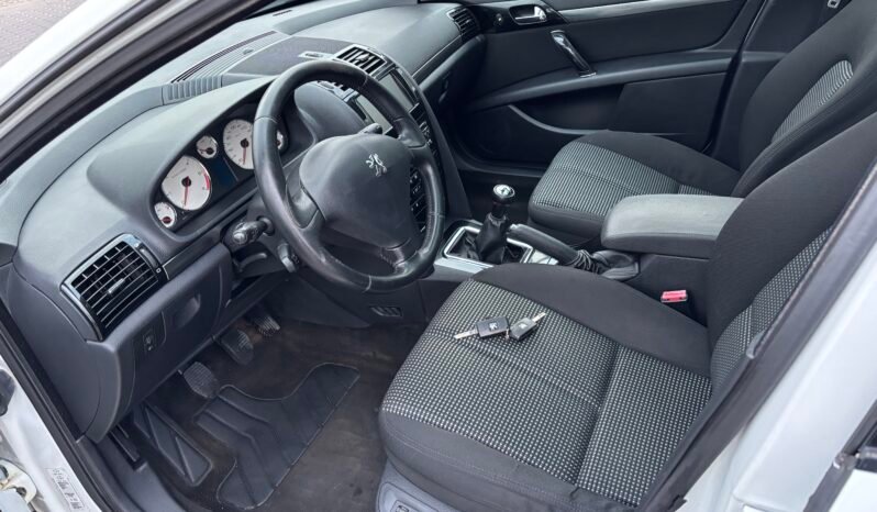 
								Peugeot 407 SW SPORT 2010 full									