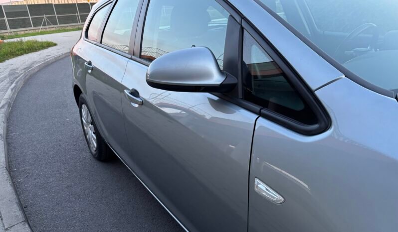 
								Opel ASTRA 2015 full									