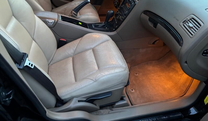 
								VOLVO V70 2.4 Summum 2005 full									