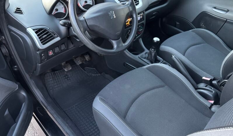
								Peugeot 206 Basis 2010 full									