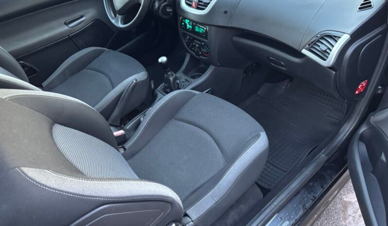 
								Peugeot 206 Basis 2010 full									