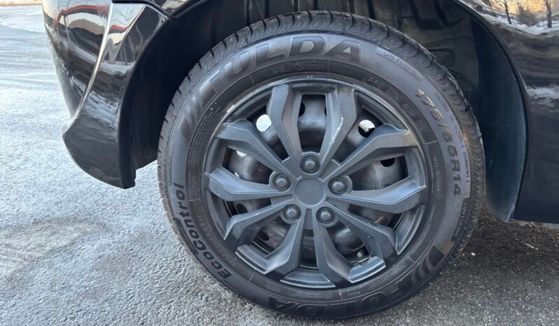 
								Peugeot 206 Basis 2010 full									