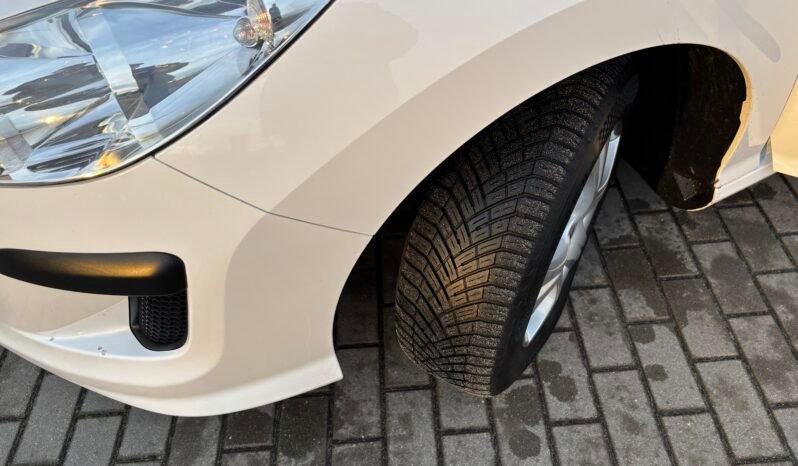 
								Peugeot 308 Filou 2010 full									