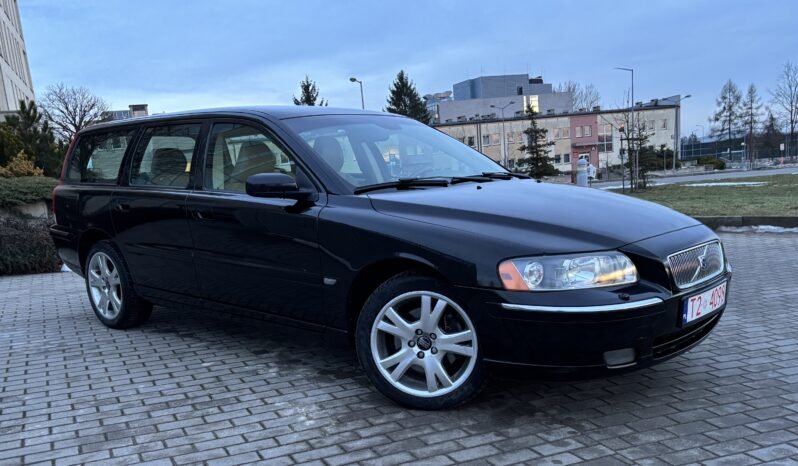 
								VOLVO V70 2.4 Summum 2005 full									