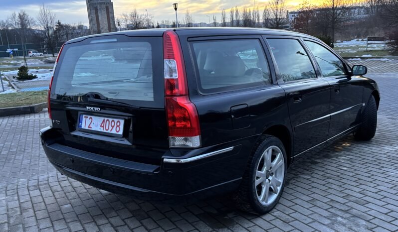 
								VOLVO V70 2.4 Summum 2005 full									