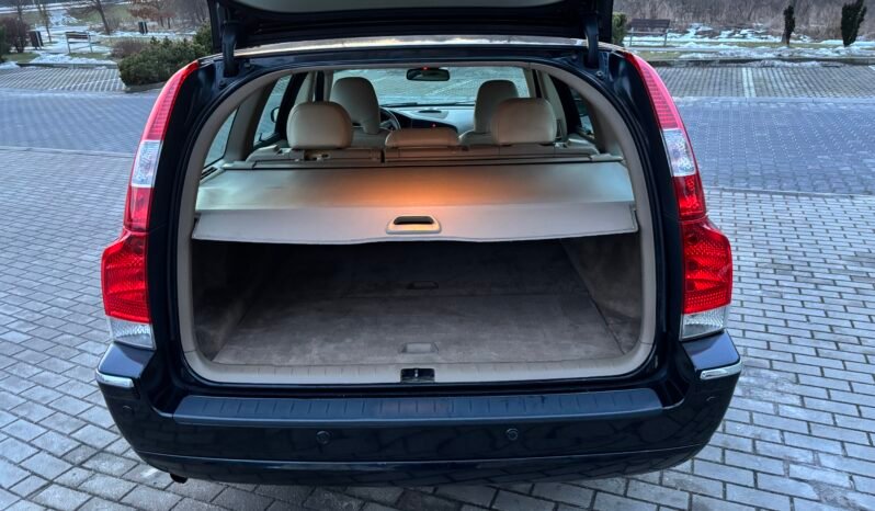 
								VOLVO V70 2.4 Summum 2005 full									