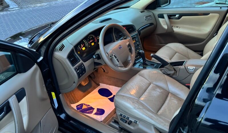 
								VOLVO V70 2.4 Summum 2005 full									