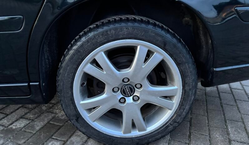 
								VOLVO V70 2.4 Summum 2005 full									