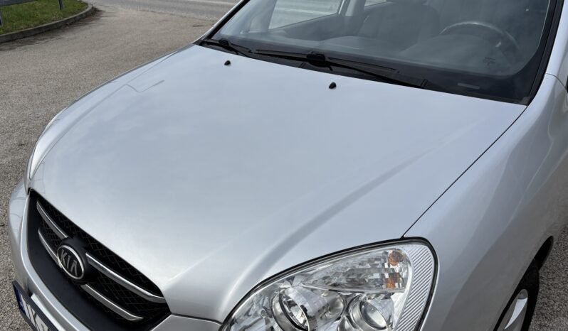 
								Kia Carens 2.0 CRDi EX 2007 full									