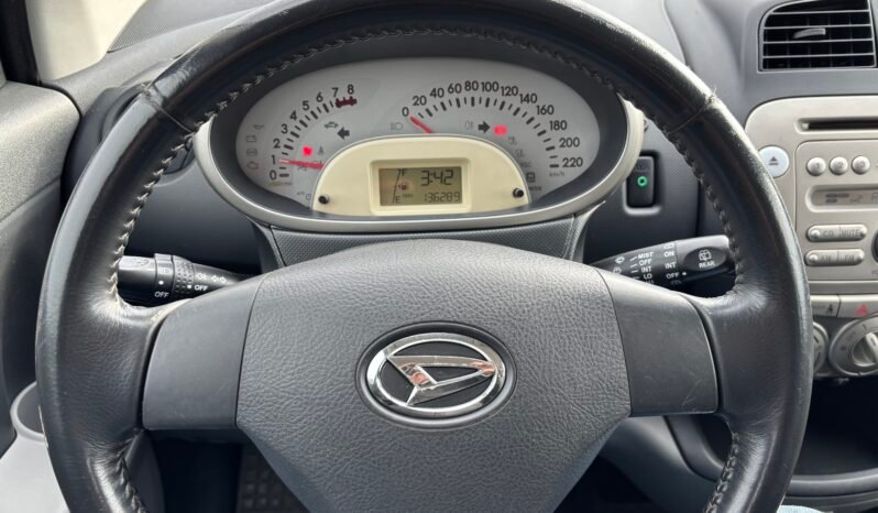 
								Daihatsu Sirion 1.3 2010 full									