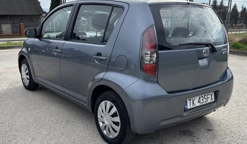 
								Daihatsu Sirion 1.3 2010 full									