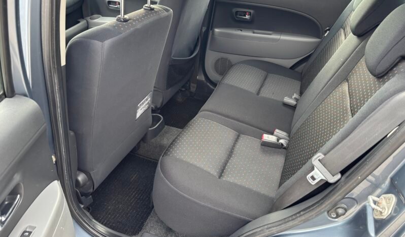 
								Daihatsu Sirion 1.3 2010 full									