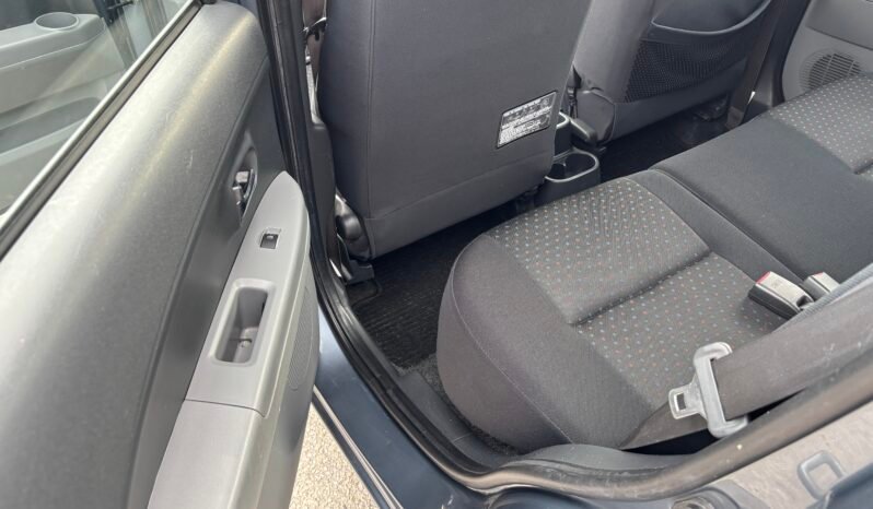 
								Daihatsu Sirion 1.3 2010 full									
