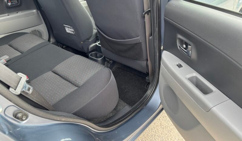 
								Daihatsu Sirion 1.3 2010 full									