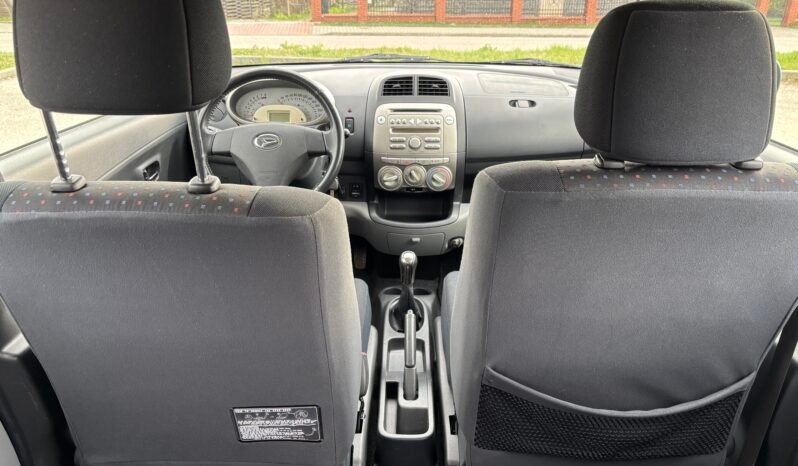 
								Daihatsu Sirion 1.3 2010 full									