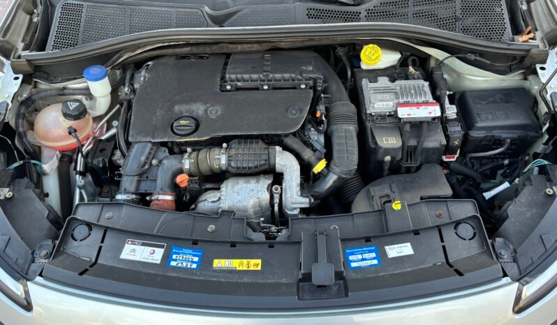 
								Citroën C4 CACTUS 2015 full									