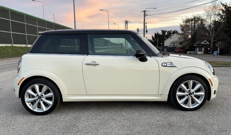 
								MINI ONE CLUBMAN 2013 full									