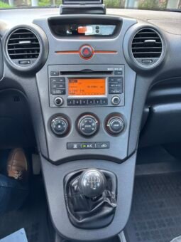 
										Kia CARENS 2010 full									