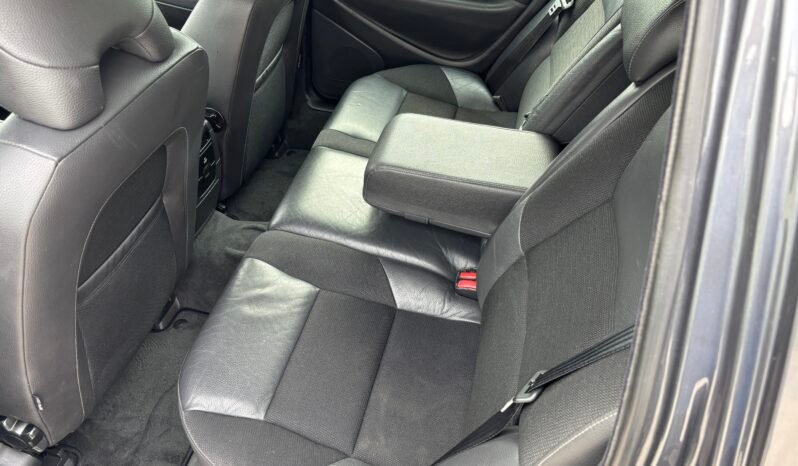 
								VOLVO V 70 2.4 Momentum 2006 full									