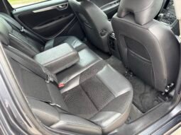 
										VOLVO V 70 2.4 Momentum 2006 full									