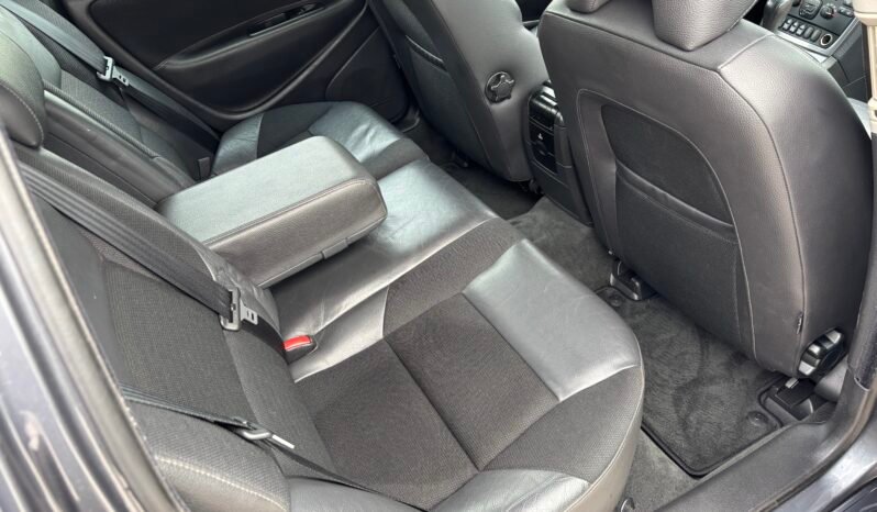 
								VOLVO V 70 2.4 Momentum 2006 full									
