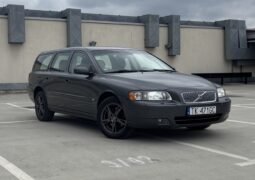 VOLVO V 70 2.4 Momentum 2006
