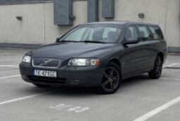 VOLVO V 70 2.4 Momentum 2006
