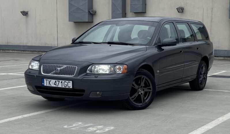 
								VOLVO V 70 2.4 Momentum 2006 full									
