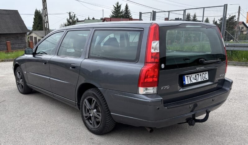 
								VOLVO V 70 2.4 Momentum 2006 full									