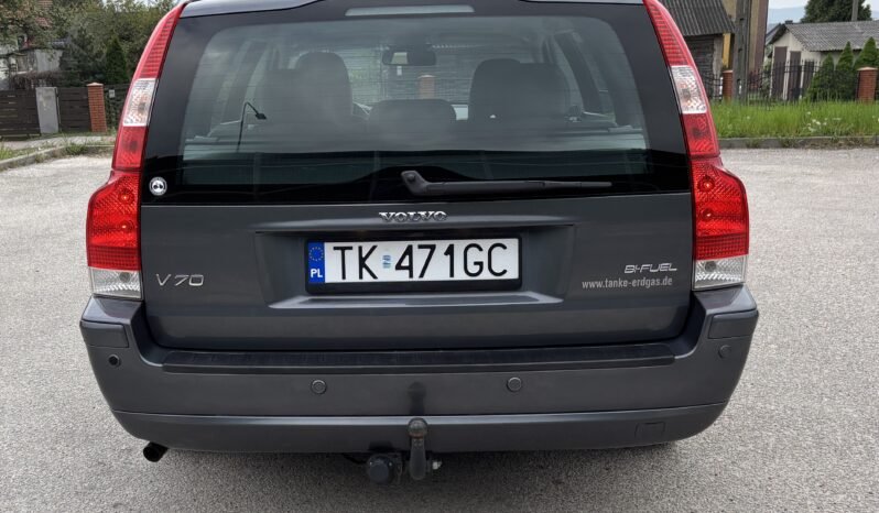 
								VOLVO V 70 2.4 Momentum 2006 full									