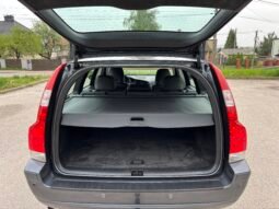 
										VOLVO V 70 2.4 Momentum 2006 full									