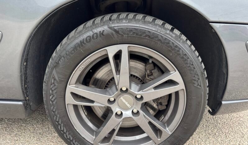 
								VOLVO V 70 2.4 Momentum 2006 full									